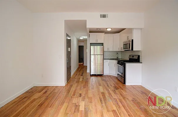 Rented by Next Door Realty NYC | media 9