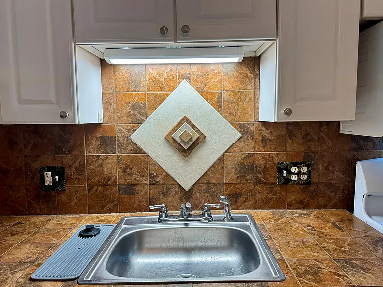126 Mammoth Rd #19 — Photo 9