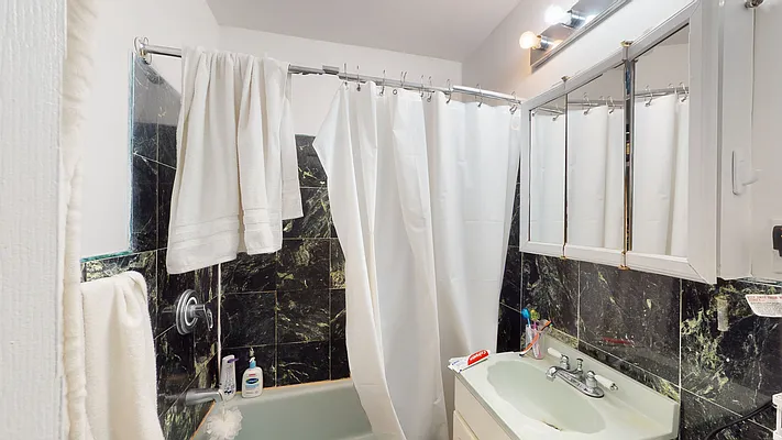 Rented by Bond New York | media 21