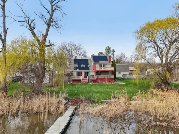 27884 W Riverside Dr, Antioch, IL 60002