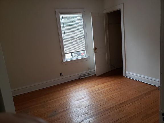 4th image of 247 E North Ave #1
