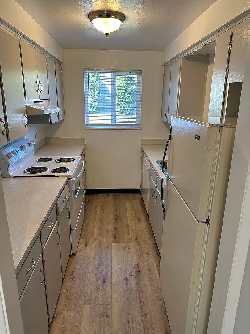 Ellendale Apartments — Photo 2