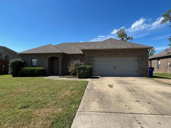 8 Golden Leaf Dr
