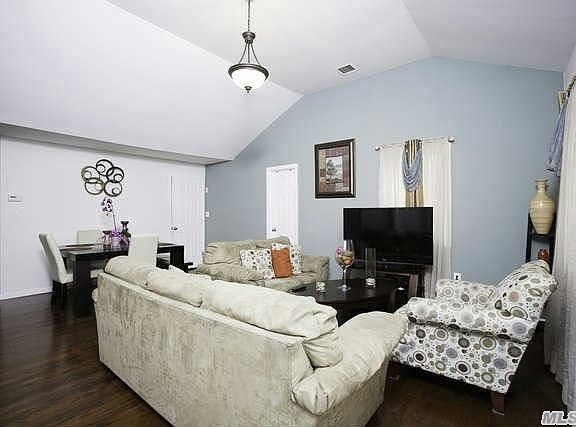 2nd image of 5461 Expressway Dr N