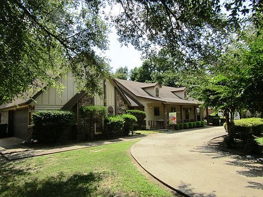 1st image of 121 Ramblewood Dr