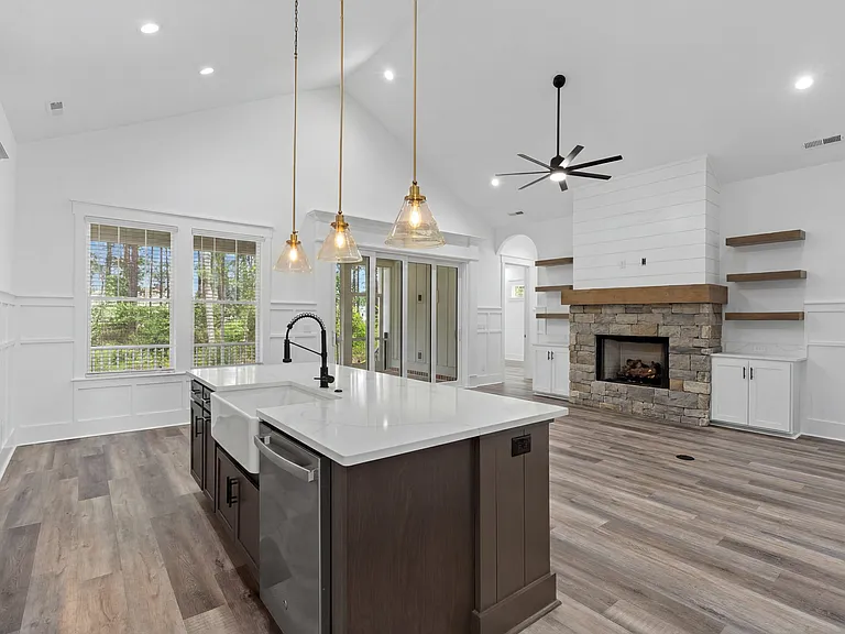 527 S Middleton Dr NW — Photo 5