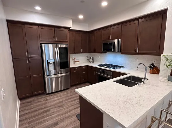 582 E Imperial Ave, El Segundo, CA 90245
