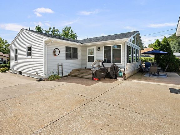 5th image of 3232 W 15th St