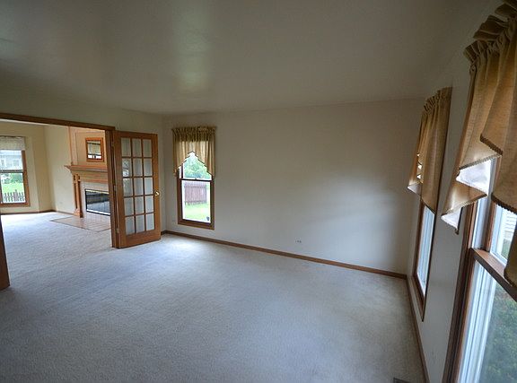 4th image of 312 Carrie Ct