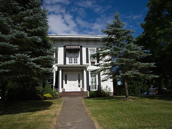 2nd image of 148 S Main St