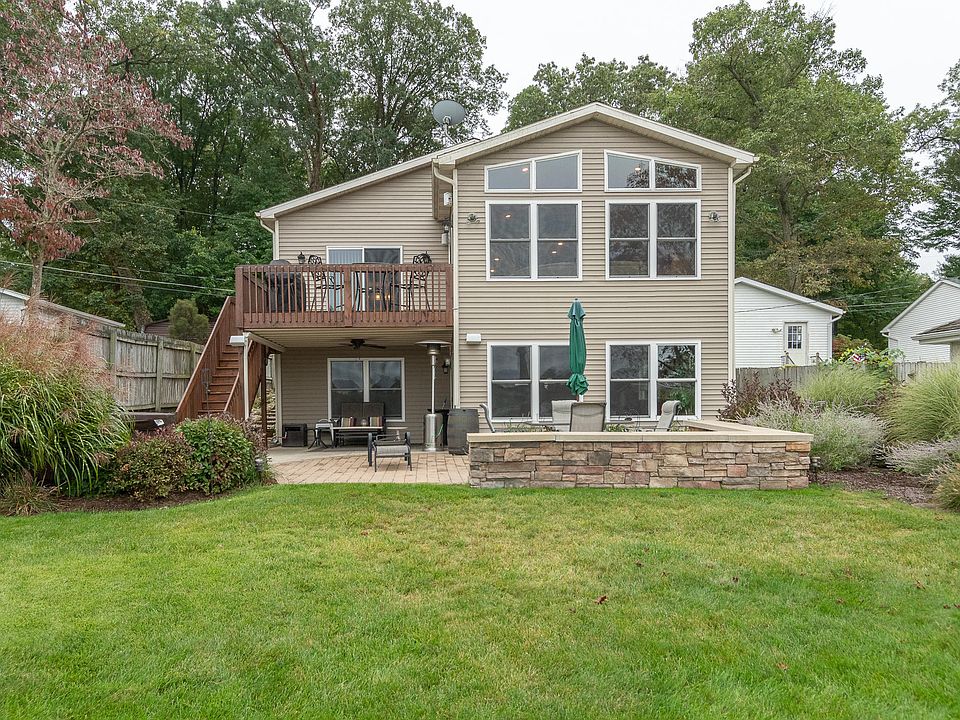 1st image of 1611 S Crooked Lake Dr