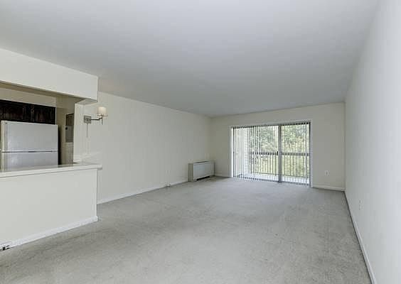 living room - COMES FURNISHED