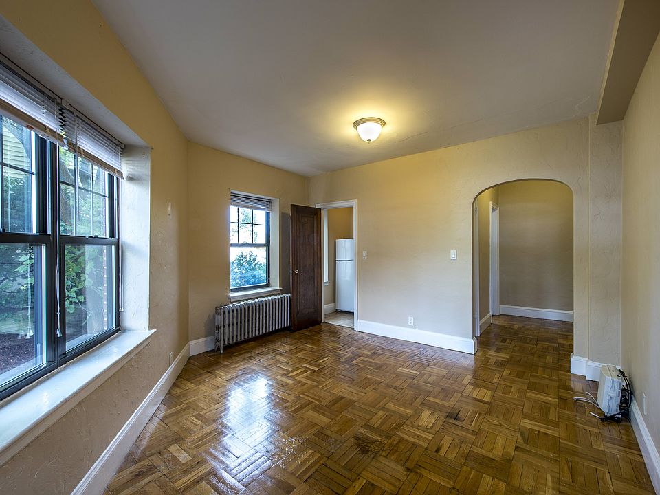 1st image of 2 Elmwood Ave #2917291