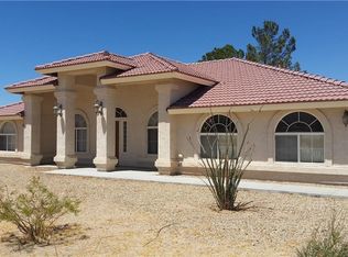 19875 Castle Rock Rd, Apple Valley, CA 92308