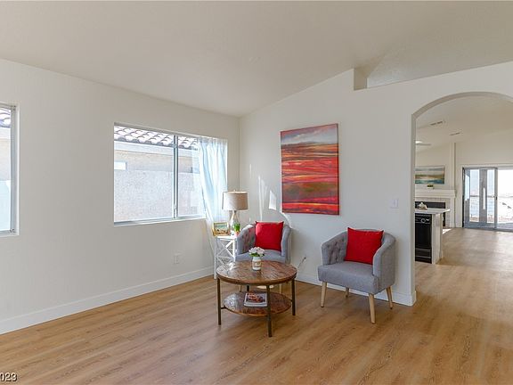 4th image of 1301 Feather Glen Ct