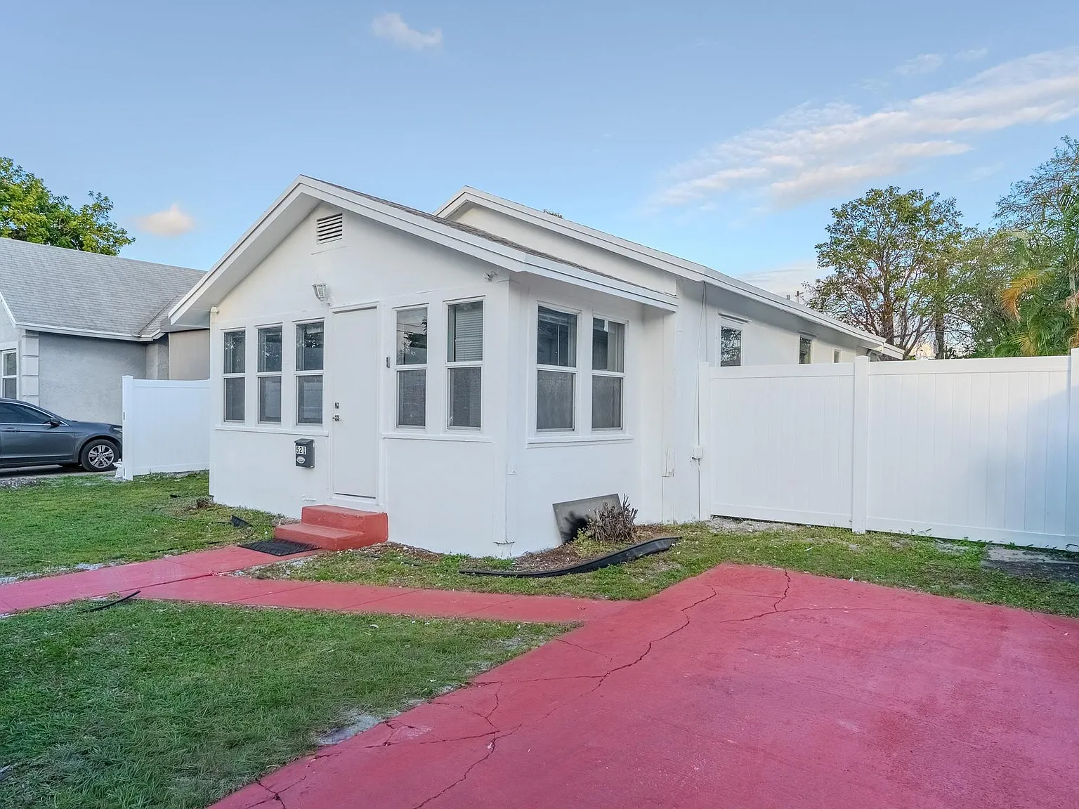 3 bed, 2.0 bath, 780 sqft, $2,800 — Photo 1