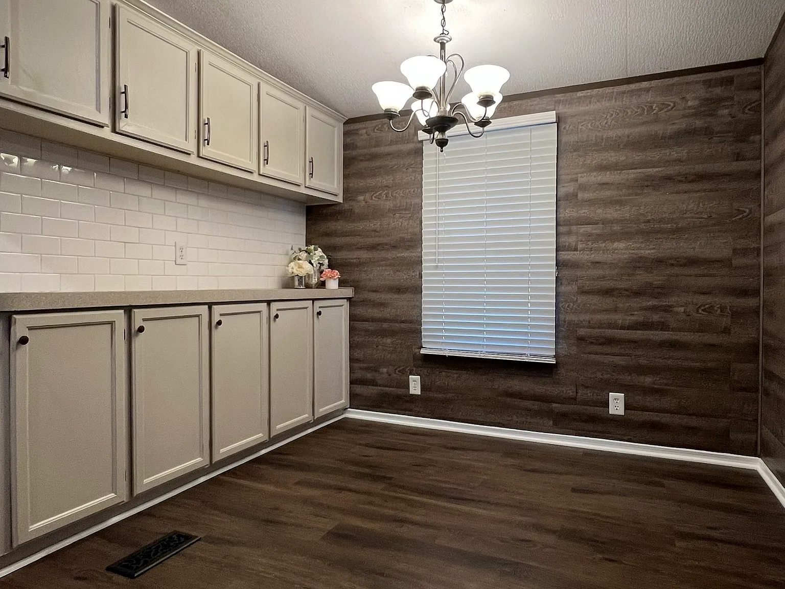 3 bed, 1216 sqft, $1,550 — Photo 2