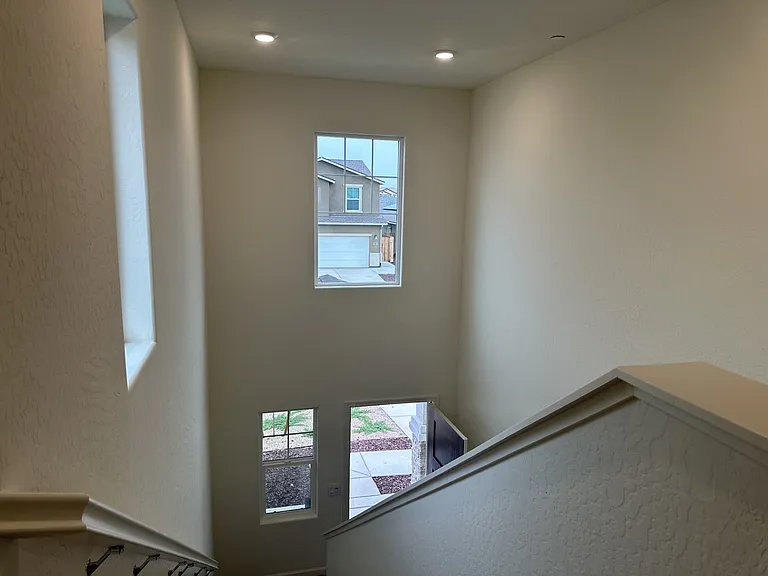 332 Halisan Ct — Photo 9