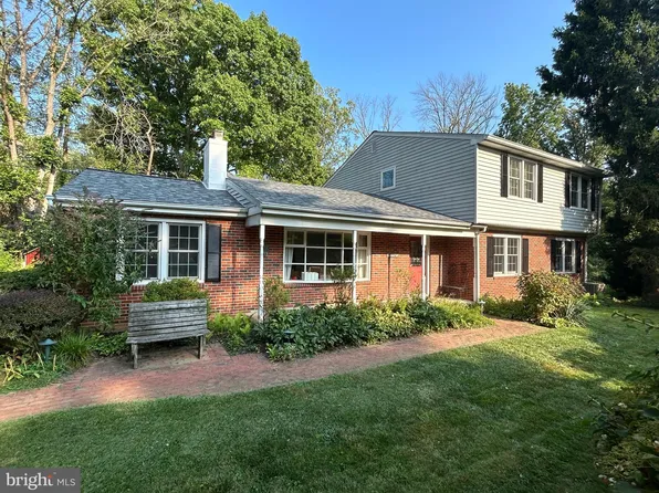 414 Red Coat Ln, Wayne, PA 19087