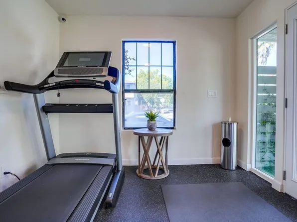 4040-4060 S Hoover St, 4040-4060 S Hoover St #304, Los Angeles, CA 90037