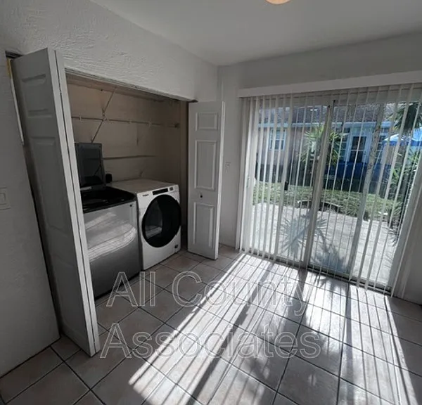 6431 Drexel Dr #8 — Photo 10