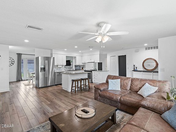 4th image of 207 Forest Hills Blvd
