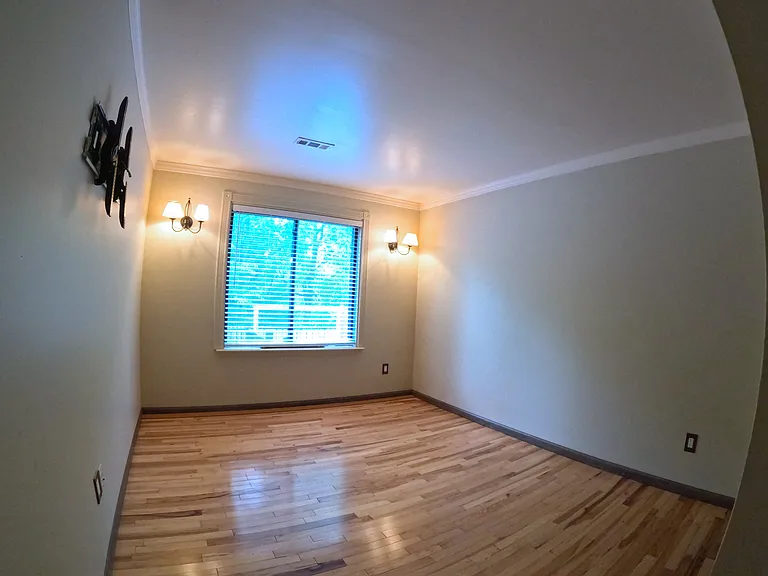 418 Bridge St — Photo 11