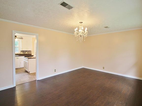 5th image of 411 McDonald Dr