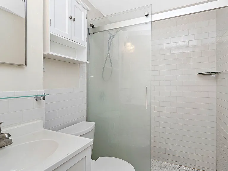50 Main St #11 — Photo 13
