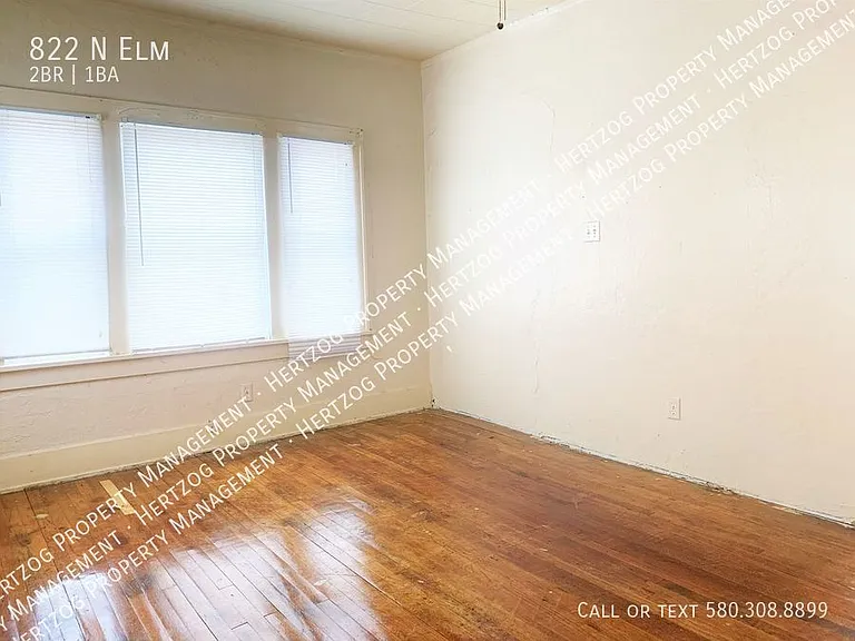 822 N Elm St — Photo 10