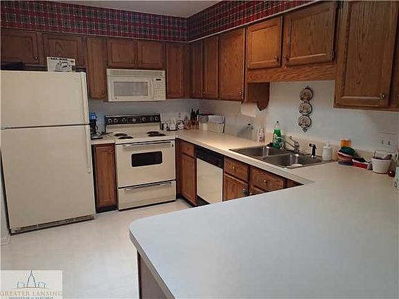 2nd image of 7215 Medallion Dr