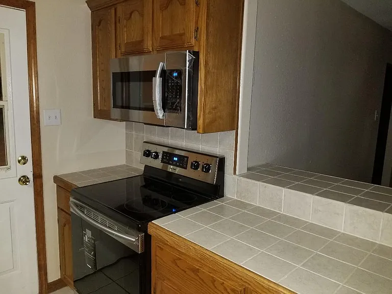 1116 Las Palmas Cir — Photo 3