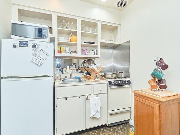 5th image of 342 W 88th St #3AA