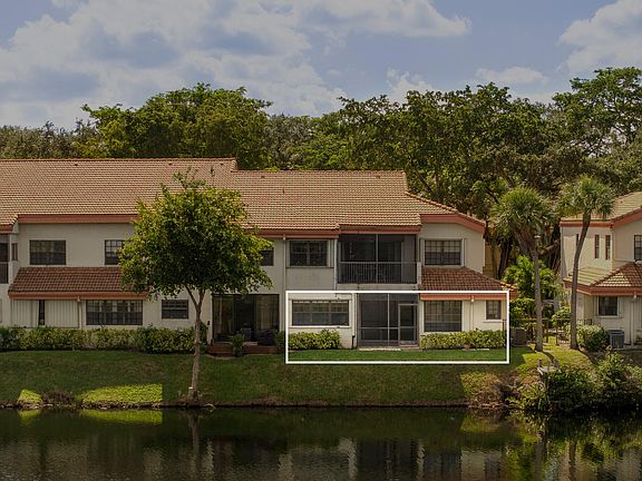 3rd image of 3515 Emerald Oaks Drive #1801