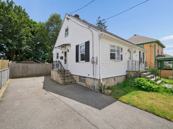 45 Bright St, Fall River, MA 02721