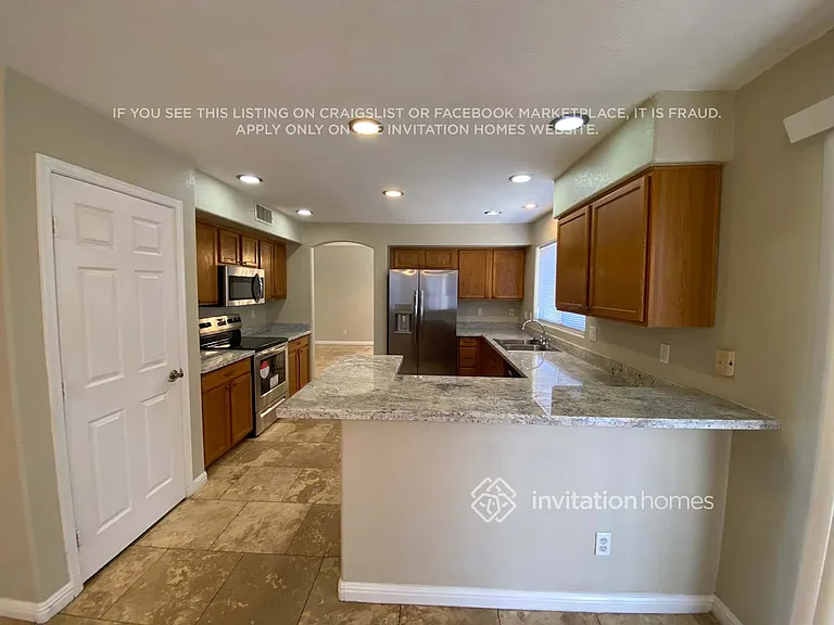 764 W La Pryor Ln — Photo 7