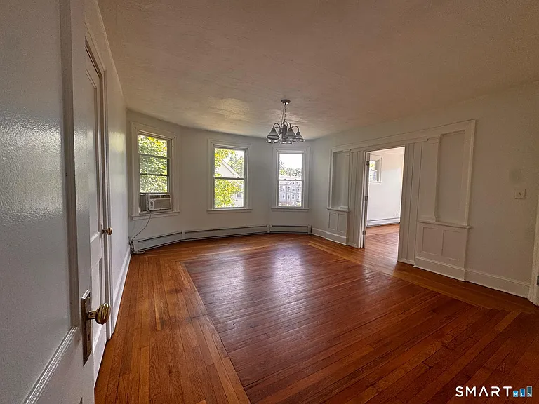169 Winthrop St — Photo 2