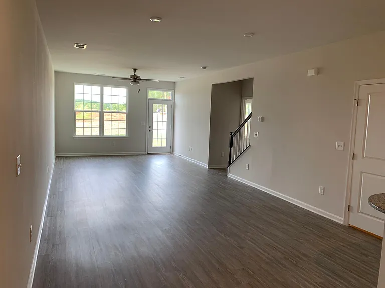 402 Smallwood Dr — Photo 5