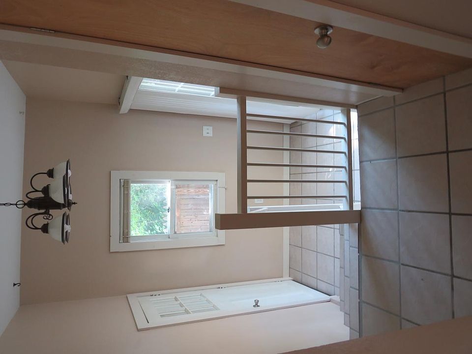 1st image of 2848 4th St #1