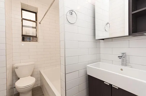 Rented by Clove Realty LLC | media 43