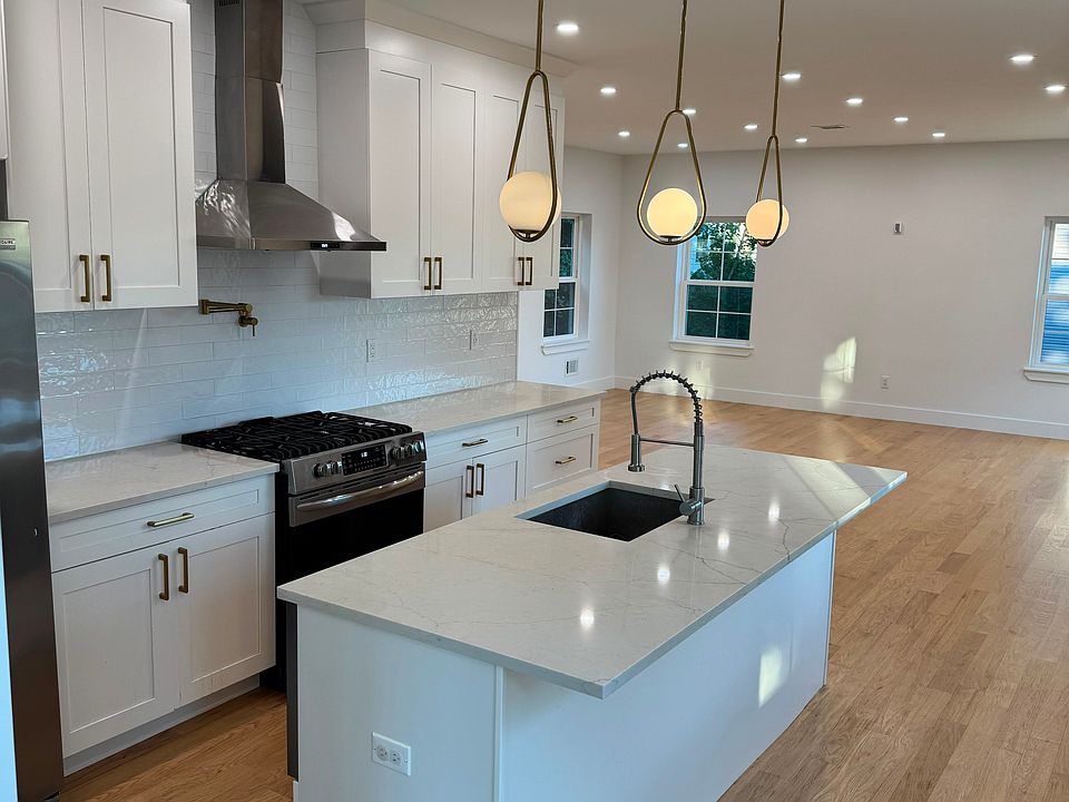 1st image of 239 Boyden Ave