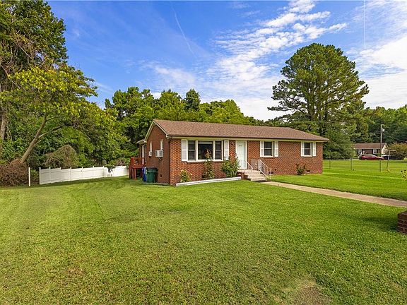 3rd image of 2410 Pamlico Cir