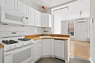 Rented by Cooper & Cooper Real Estate