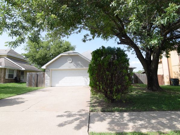 2203 Armadillo Dr