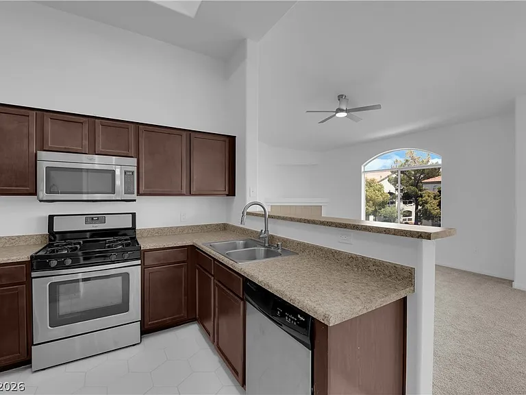 700 Carnegie St #724 — Photo 9