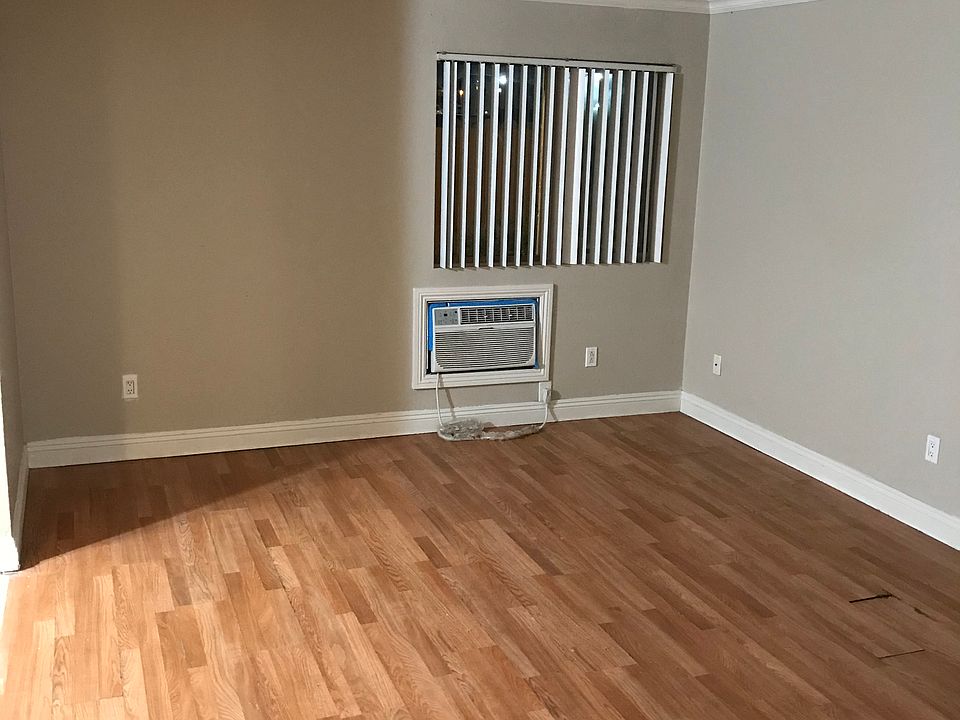 1st image of 855 E Lexington Ave E Unit 2