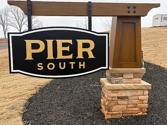 5th image of 555 Hydrangea St