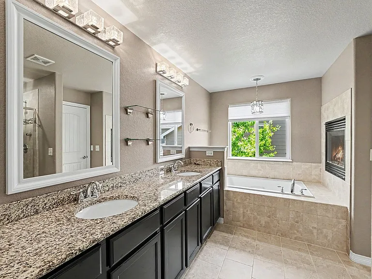 2721 Bridle Dr — Photo 15