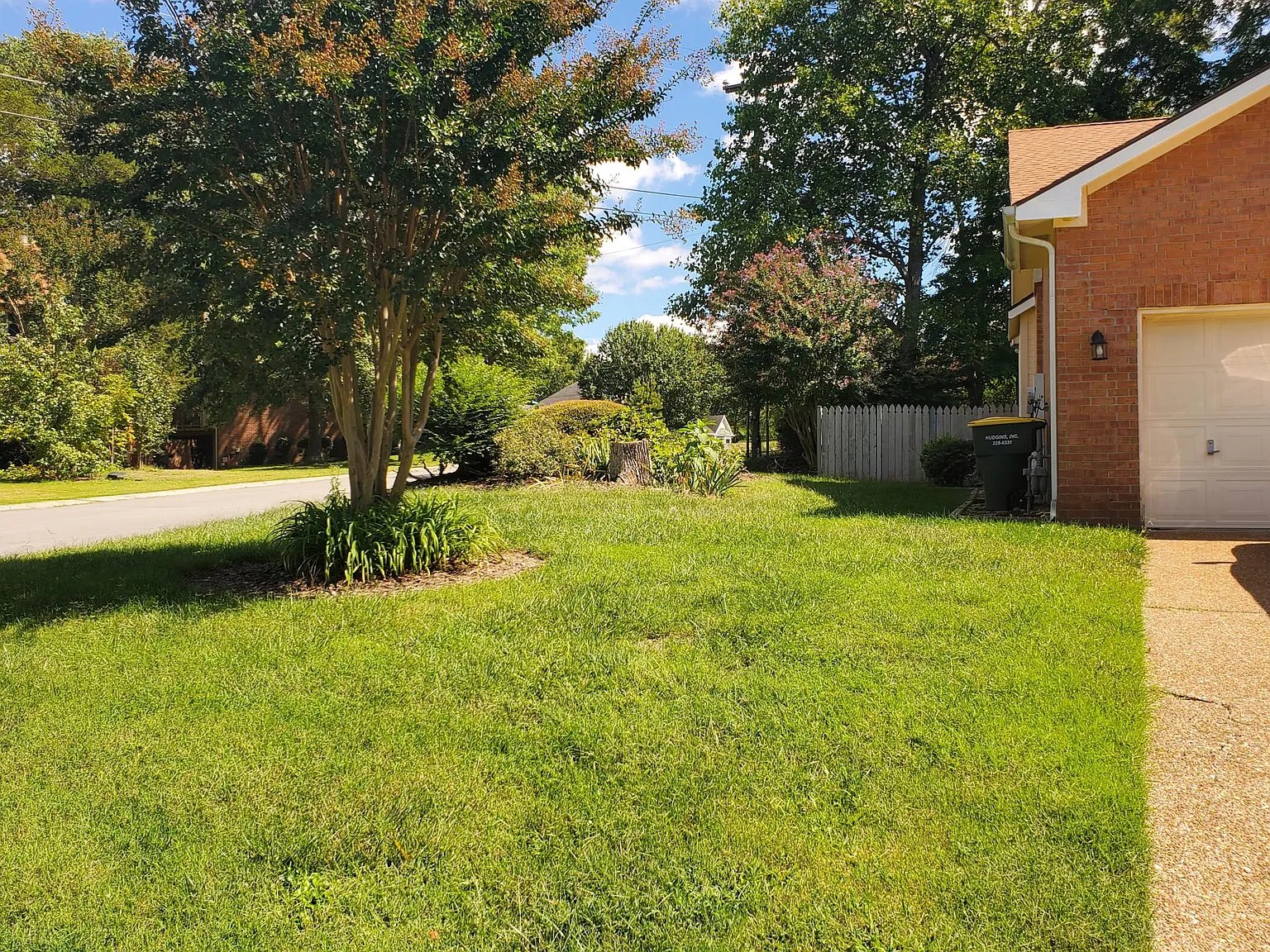 3 bed, 1650 sqft, $2,400 — Photo 2