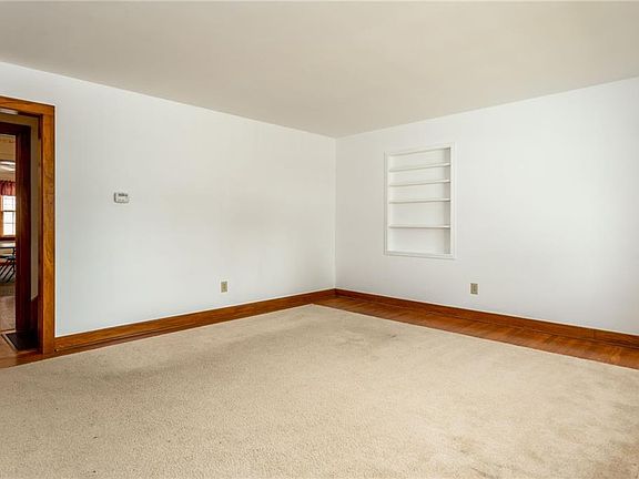 2nd image of 104 Ohio St